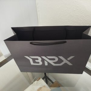 Sacola de papel preto personalizada tam M